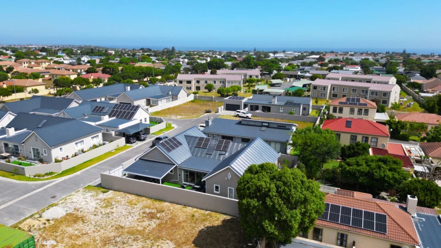 3 Bedroom Property for Sale in Sandbaai Western Cape